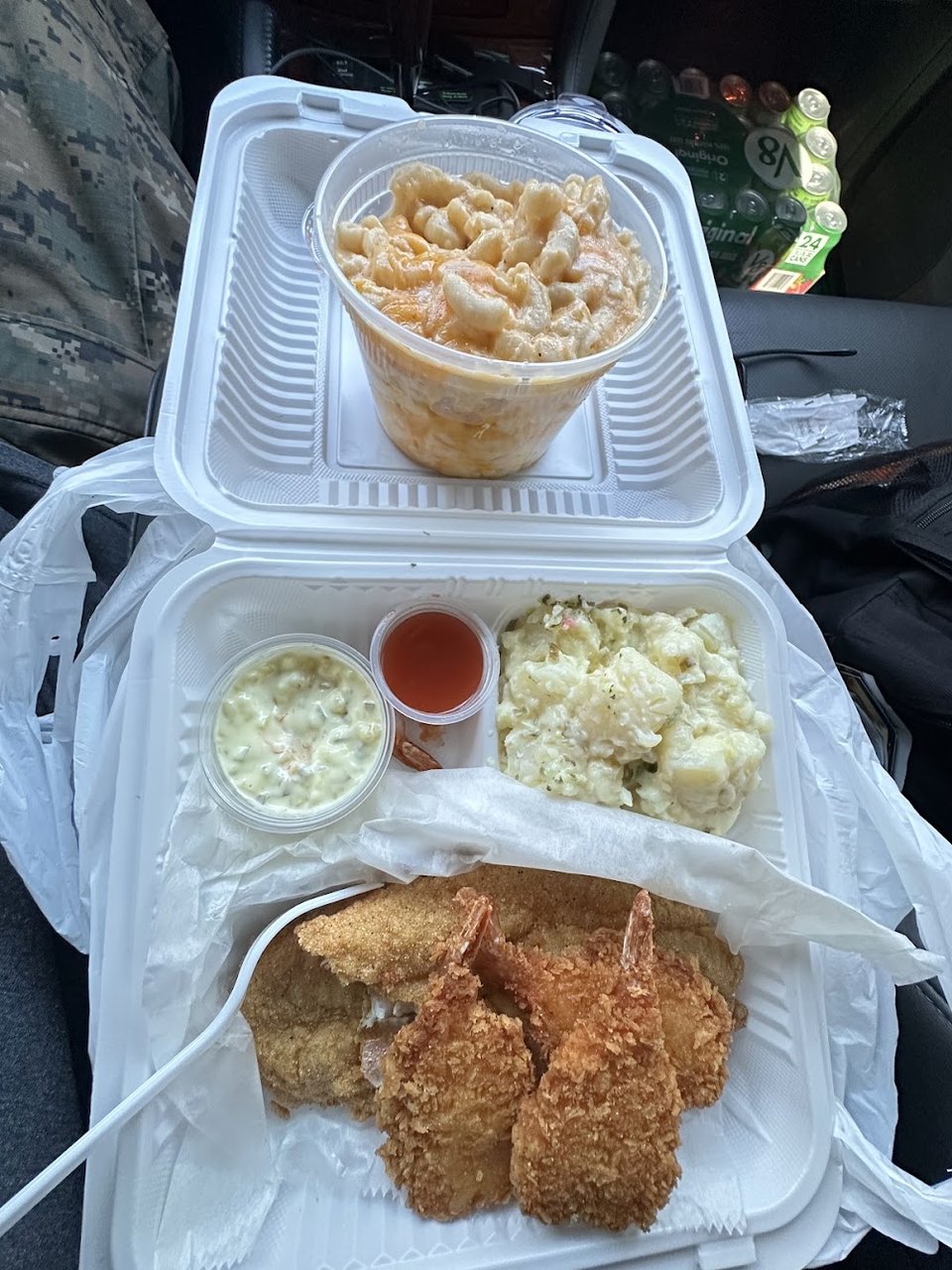 Fried Fish with Macaroni Cheese